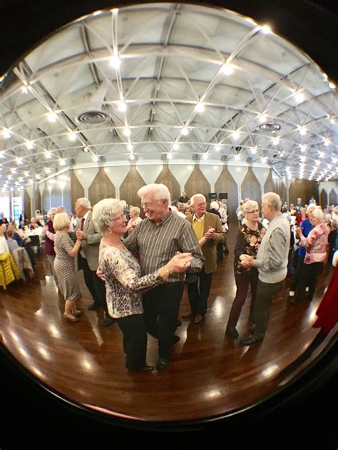 nette leute treffen im zentrum